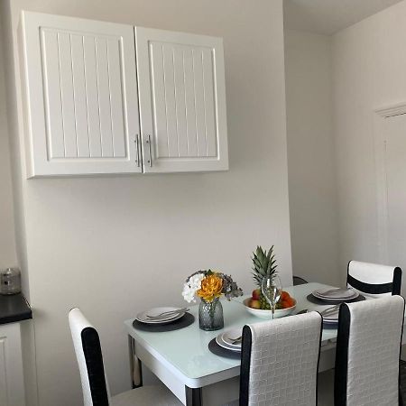 Cosy Cheerful 2 Bedrooms Near Piccadilly, Etihad Stadium Sleeps Up To 5 Manchester Exterior photo